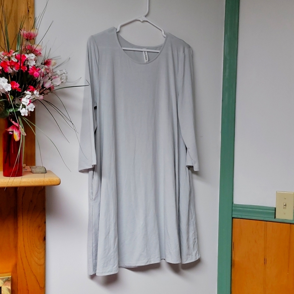 Grey Mist Three Quarter Sleeve Tunic w/Pockets!